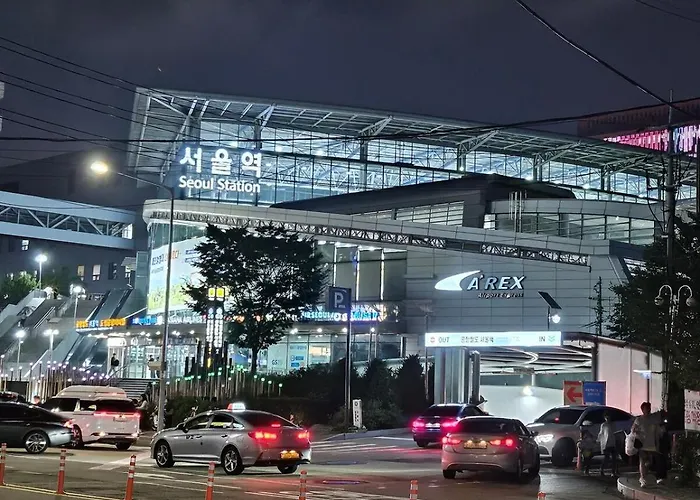 3 Minutes Walk From Station, Arrive At Incheon Airport Railway Arex At Once, B1f,breakfast Provided For Than 5 Nights 짐보관 광화문 동대문 Apartment Seoul