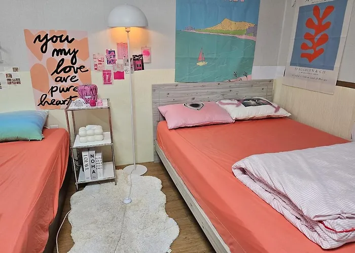 3 Minutes Walk From Station, Arrive At Incheon Airport Railway Arex At Once, B1f,breakfast Provided For Than 5 Nights 짐보관 광화문 동대문 Apartment *