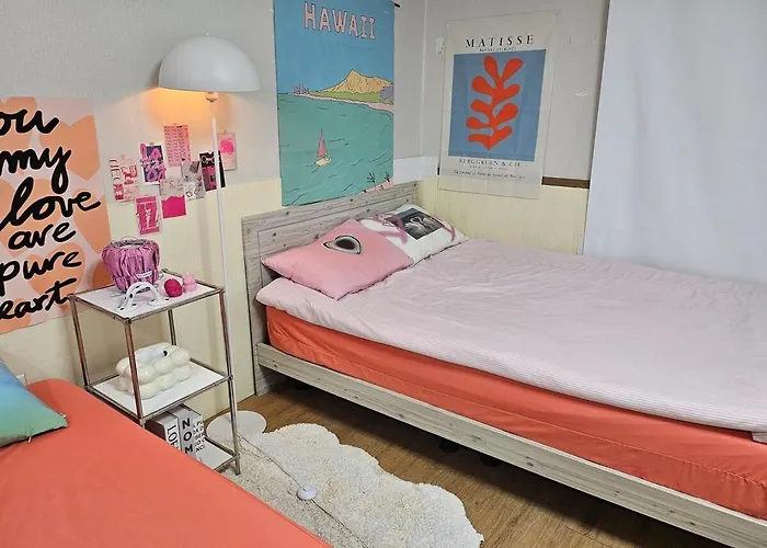 Apartment 3 Minutes Walk From Station, Arrive At Incheon Airport Railway Arex At Once, B1f,breakfast Provided For Than 5 Nights 짐보관 광화문 동대문 *
